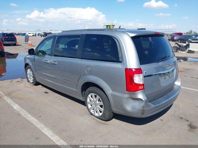 2C4RC1BG8GR290518 Chrysler Town and Country