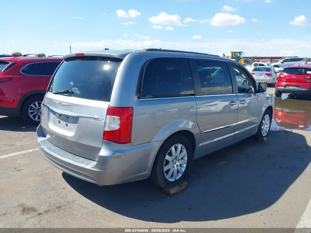2C4RC1BG8GR290518 Chrysler Town and Country