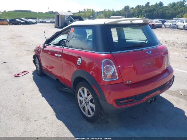 2011 MINI COOPER S WMWSV3C53BTY13270 Photo 2