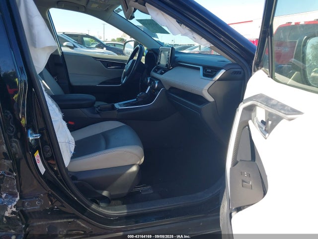 2019 TOYOTA RAV4 JTMA1RFV4KJ009953 Photo 4