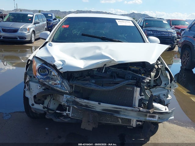 1G4PP5SK7E4244343 Buick lea
