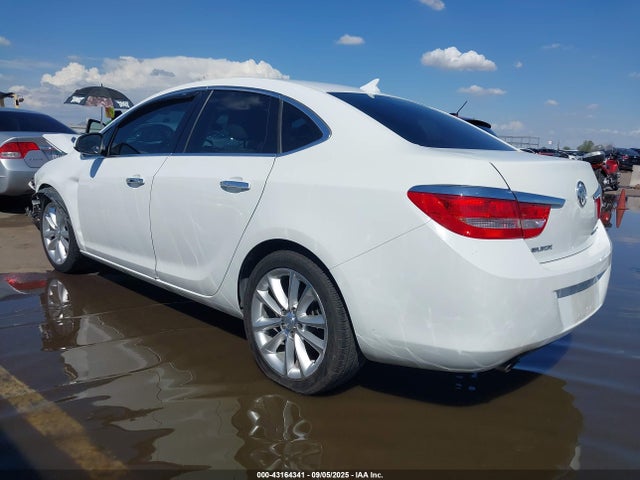 1G4PP5SK7E4244343 Buick lea