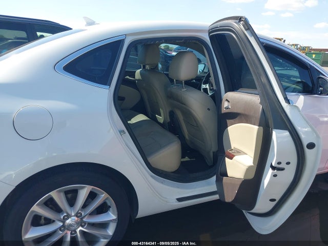 1G4PP5SK7E4244343 Buick lea