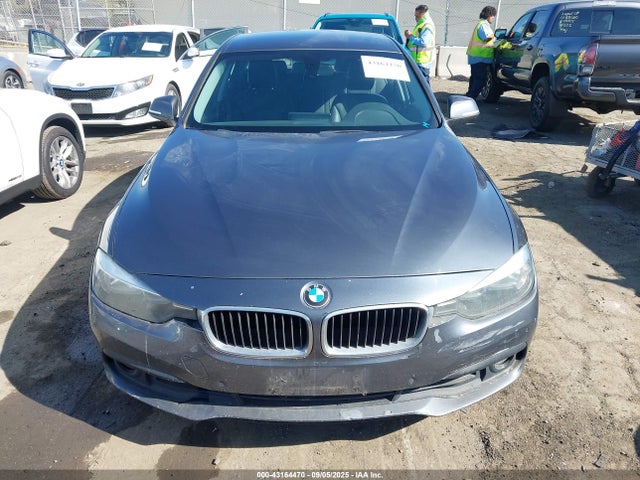 BMW 2016 2016 WBA8A9C50GK617633 Image 12