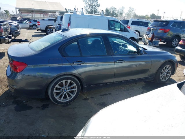 BMW 2016 2016 WBA8A9C50GK617633 Image 13