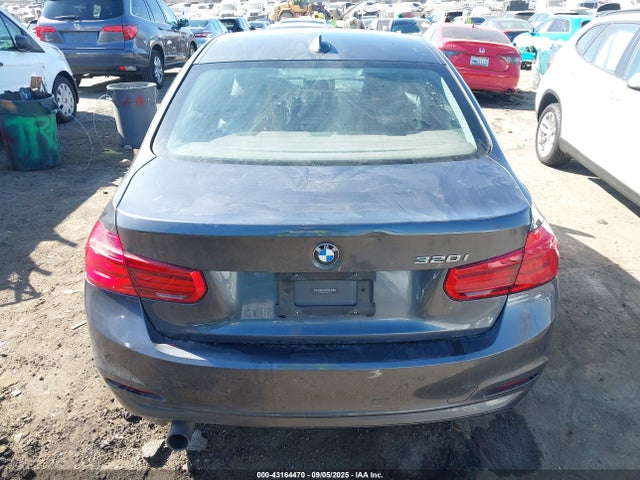 BMW 2016 2016 WBA8A9C50GK617633 Image 16