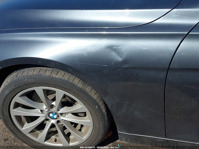 BMW 2016 2016 WBA8A9C50GK617633 Image 17