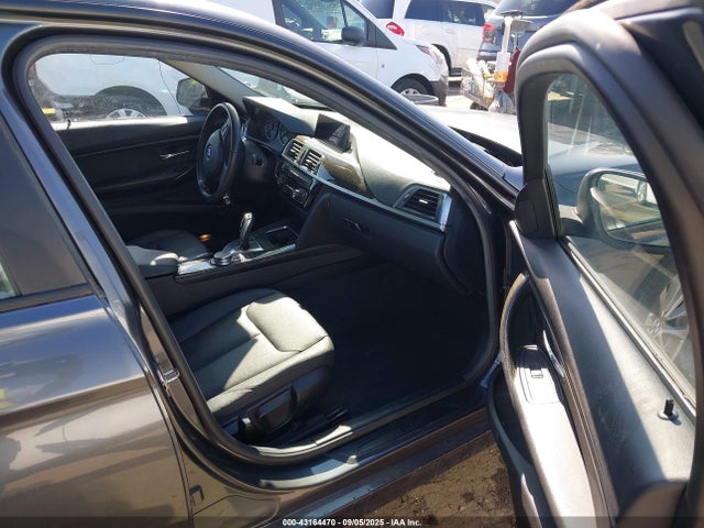 BMW 2016 2016 WBA8A9C50GK617633 Image 5