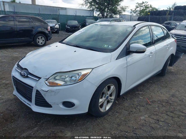 Ford 2014 2014 1FADP3F22EL446539 Image 2