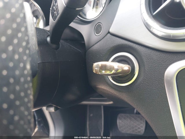 WDDSJ4GB8EN104787 Mercedes-Benz CLA-Class