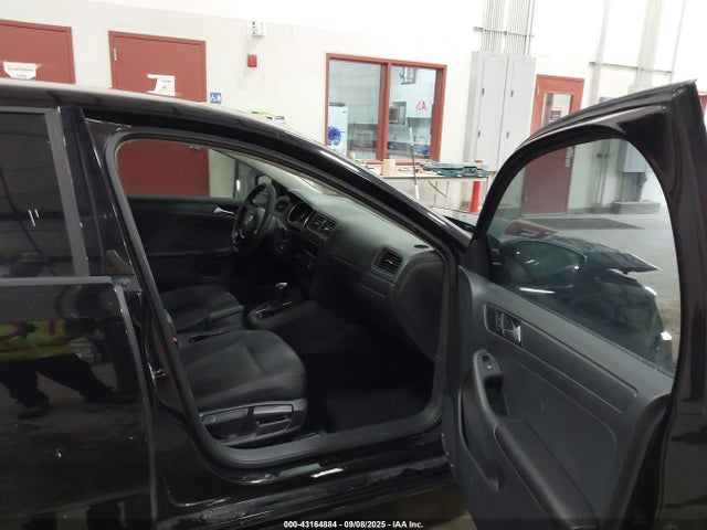 3VW2K7AJ9FM214216 Volkswagen 2015