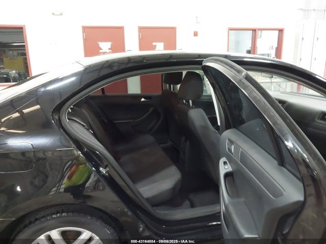 3VW2K7AJ9FM214216 Volkswagen 2015