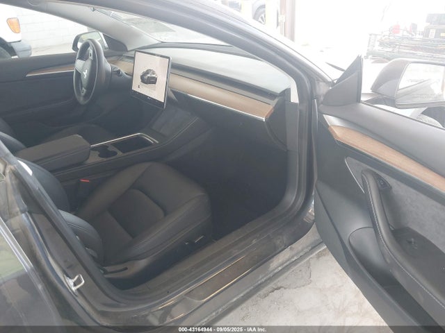2023 TESLA MODEL 3 5YJ3E1ECXPF628022 Photo 4