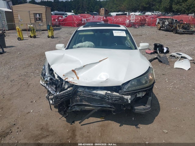 Honda j35y1 2015 1HGCR3F85FA001070 Image 13
