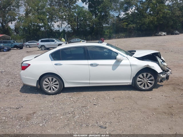 Honda j35y1 2015 1HGCR3F85FA001070 Image 14