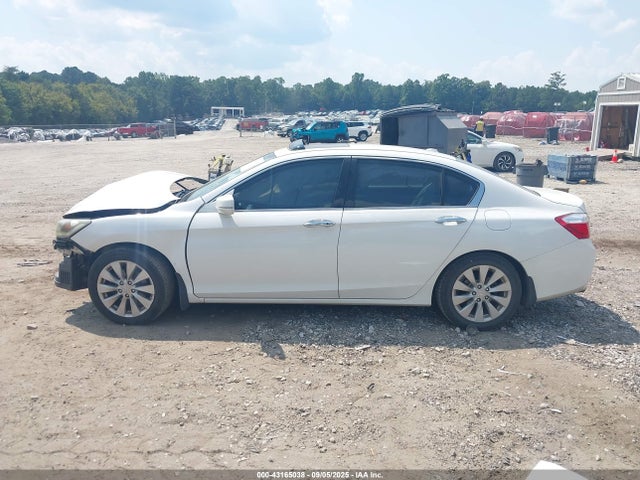 Honda j35y1 2015 1HGCR3F85FA001070 Image 15
