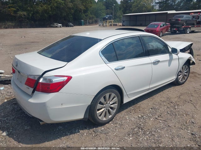 Honda j35y1 2015 1HGCR3F85FA001070 Image 4