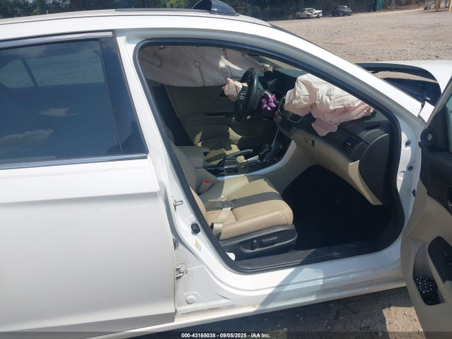 Honda j35y1 2015 1HGCR3F85FA001070 Image 5