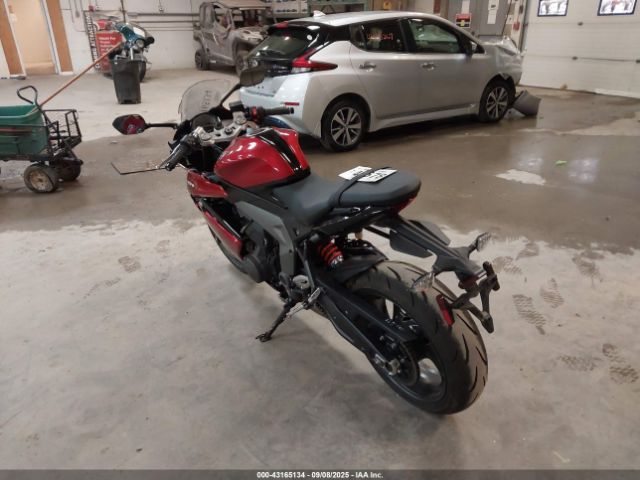 2025 TRIUMPH MOTORCYCLE DAYTONA SMTL23UFXSTBY0021 Photo 2