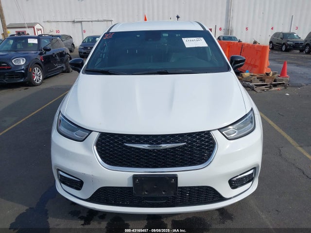 Chrysler 2025 2025 2C4RC1BG3SR556343 Image 12
