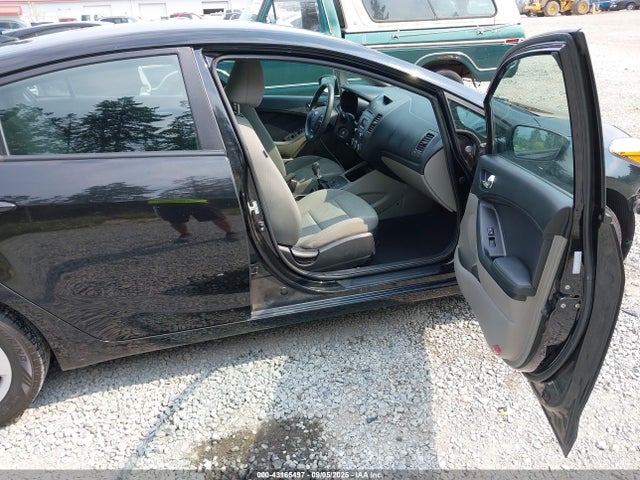 KNAFK4A62E5065499 KIA Forte