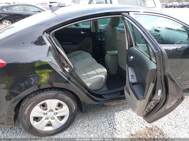 KNAFK4A62E5065499 KIA Forte