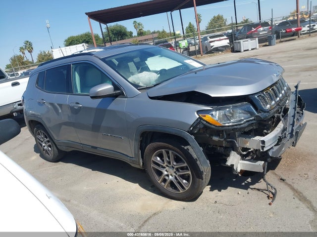 3C4NJCBB7KT832427 Jeep 2019
