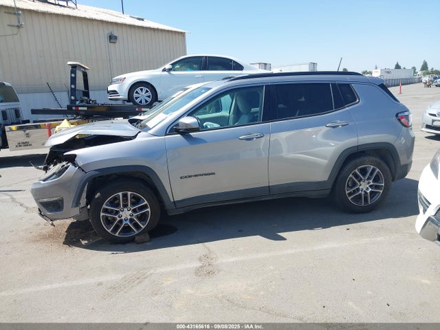 3C4NJCBB7KT832427 Jeep 2019