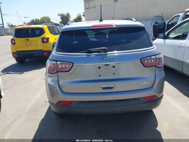 3C4NJCBB7KT832427 Jeep 2019