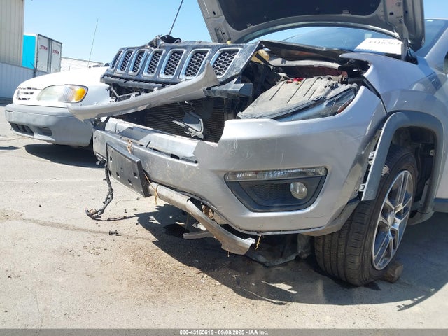 3C4NJCBB7KT832427 Jeep 2019