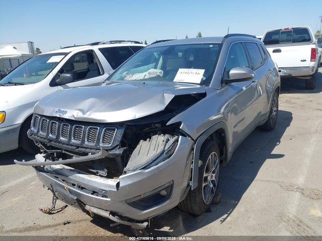 3C4NJCBB7KT832427 Jeep 2019