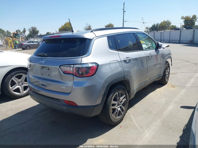 3C4NJCBB7KT832427 Jeep 2019