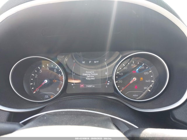 3C4NJCBB7KT832427 Jeep 2019
