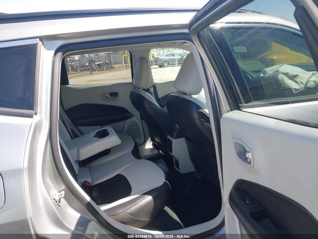 3C4NJCBB7KT832427 Jeep 2019