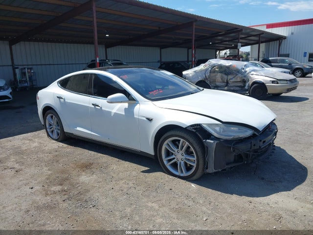 2013 TESLA MODEL S 5YJSA1DN8DFP16265 Photo 0