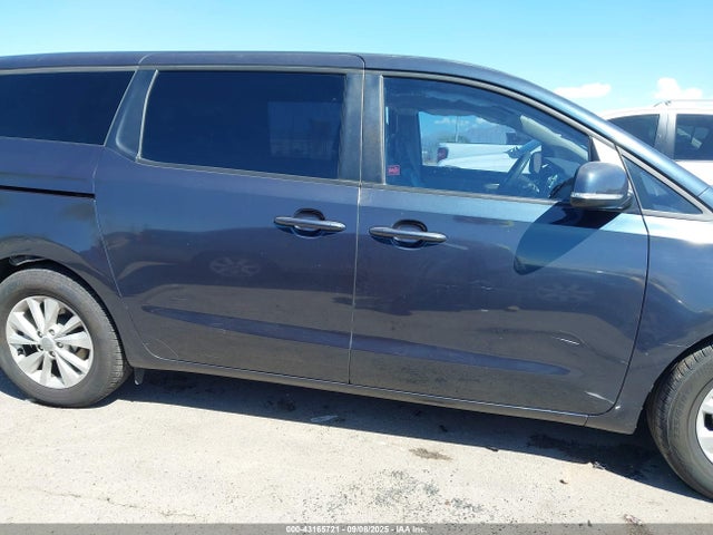 KNDMB5C17H6221696 KIA Sedona