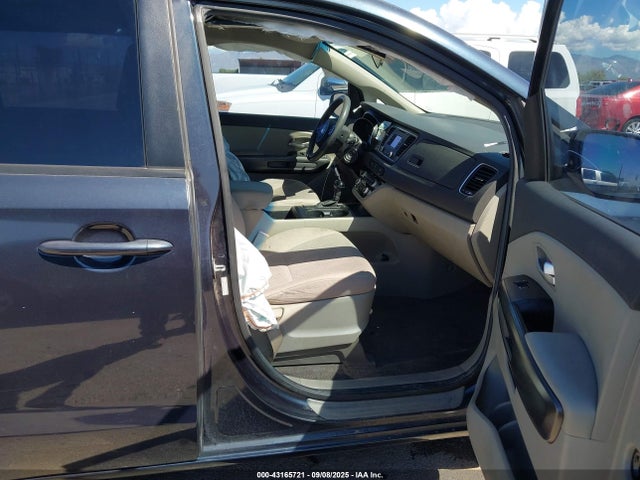 KNDMB5C17H6221696 KIA Sedona