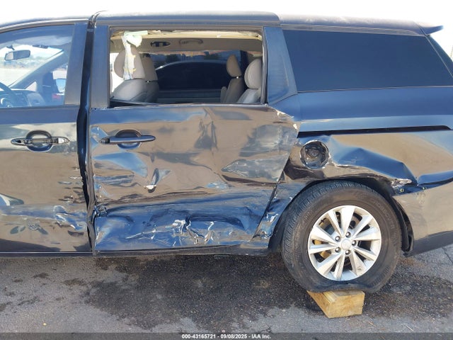 KNDMB5C17H6221696 KIA Sedona