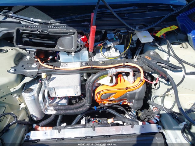 2025 TESLA MODEL 3 5YJ3E1EA4SF918358 Photo 9