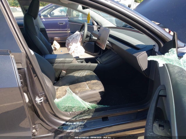 2025 TESLA MODEL 3 5YJ3E1EA4SF918358 Photo 4