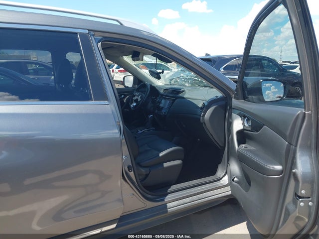 Nissan 2017 2017 JN8AT2MT2HW382136 Image 5