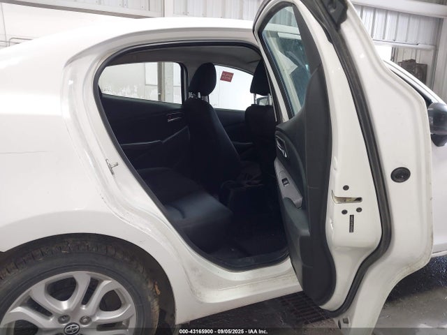 3MYDLBYV0JY329441 Toyota p5v