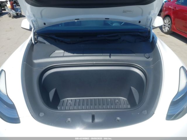 2022 TESLA MODEL Y 7SAYGDEE6NF423753 Photo 9