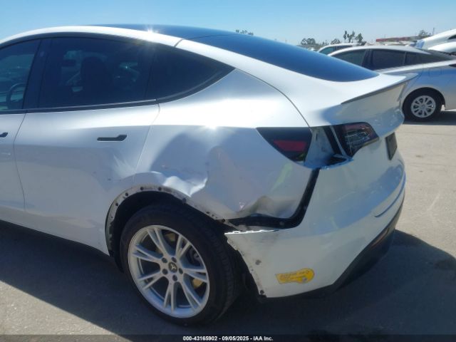 2022 TESLA MODEL Y 7SAYGDEE6NF423753 Photo 5