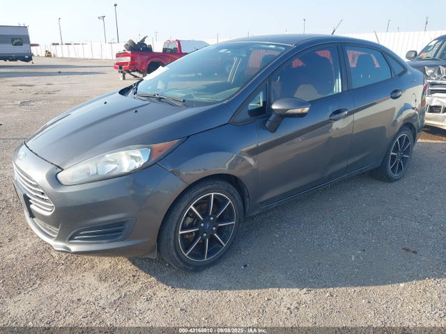 Ford Fiesta 2015 3FADP4BJ7FM149236 Image 2