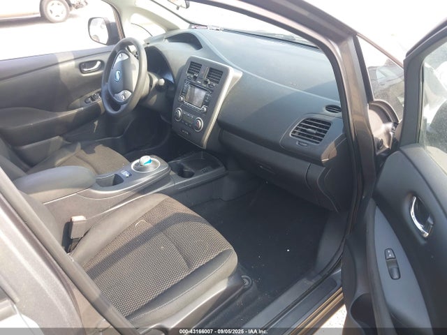 1N4BZ0CPXGC313689 Nissan 2016