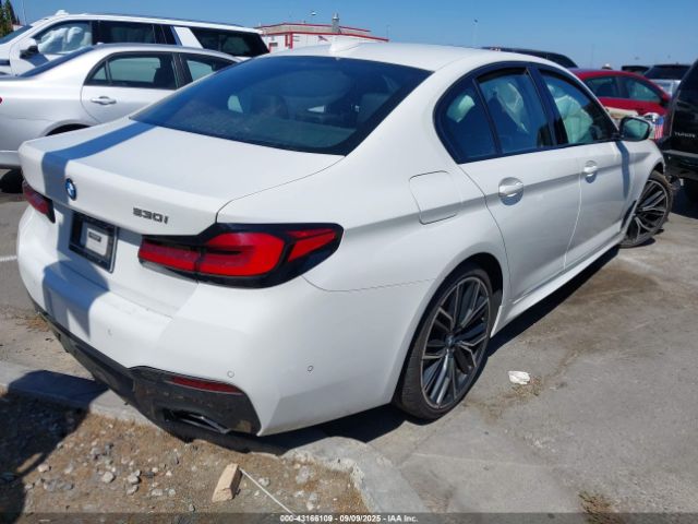 2021 BMW 530I WBA53BH02MWX20669 Photo 3