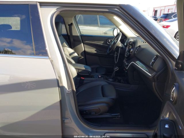 2018 MINI COUNTRYMAN WMZYT3C32J3E93412 Photo 4