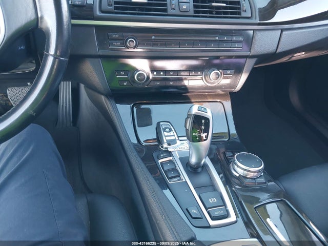BMW 528I 2015 WBA5A5C59FD517688 Image 11