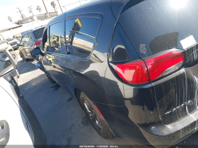 2020 CHRYSLER PACIFICA 2C4RC1FG2LR282130 Photo 2